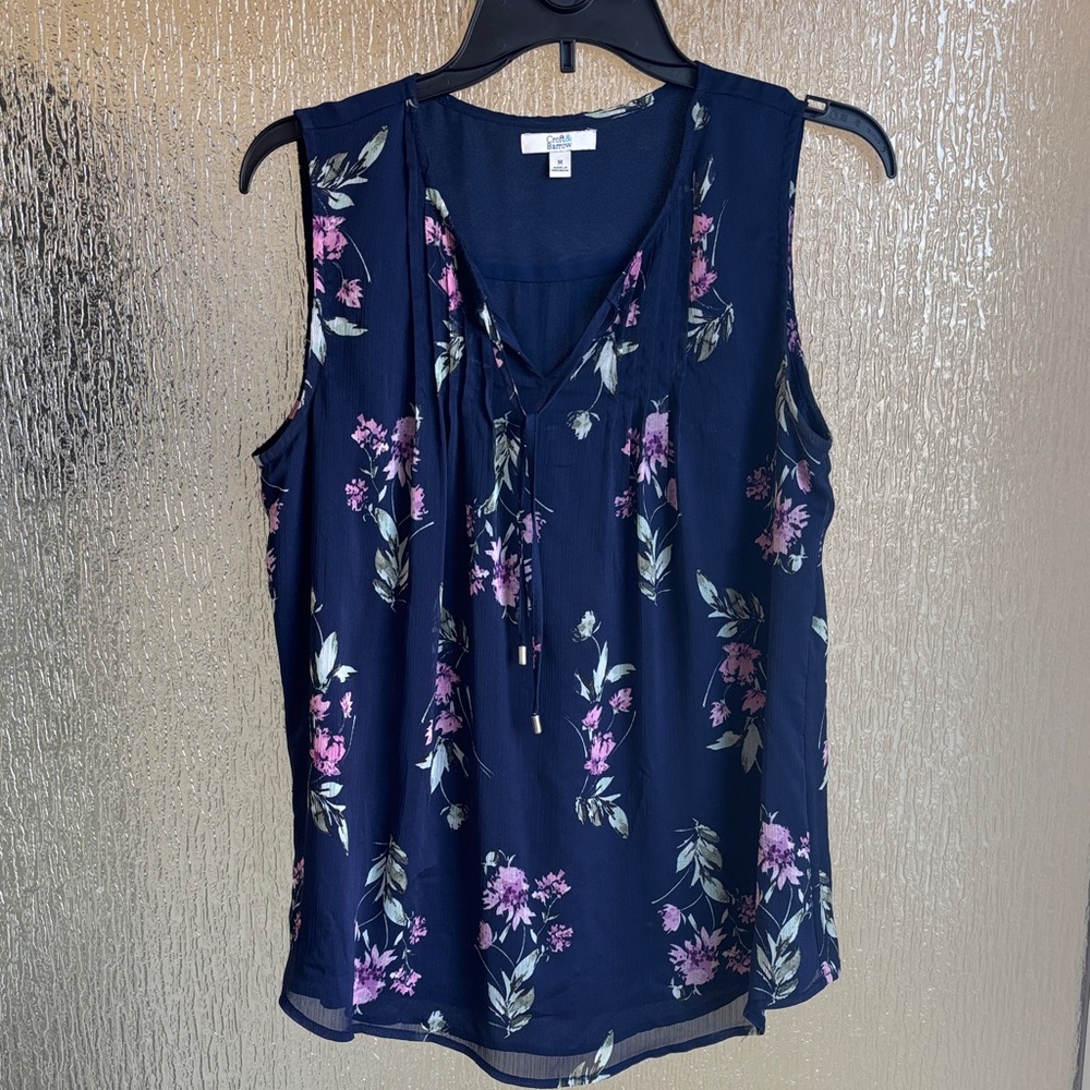 Croft & Barrow Navy Floral Sleeveless Top